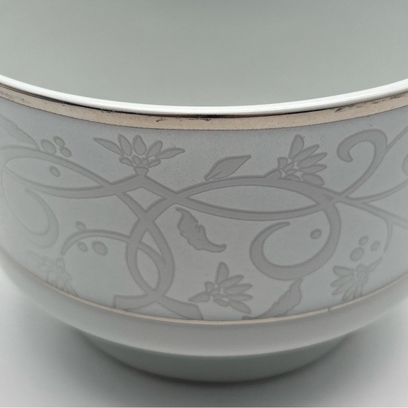 Chris Madden Montalira Gold JC Penney Home Porcelain Sugar Bowl w/ Lid 2.5”x4” - Picture 7 of 13